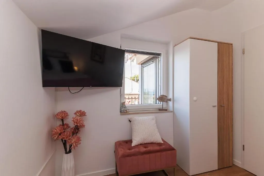 Iva Apartment Selce