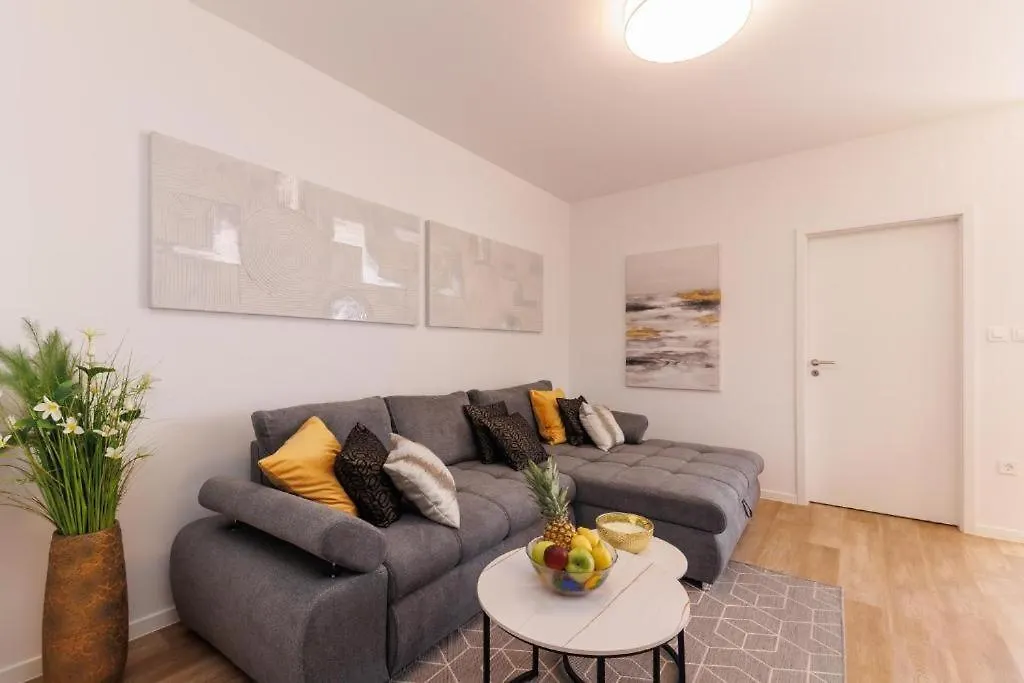 Iva Apartment Selce